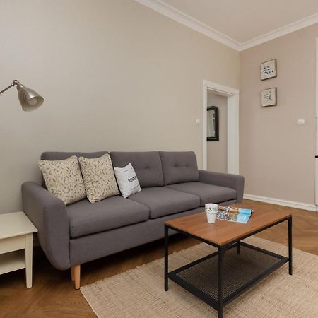 Metro Rondo Onz Apartment By Noclegi Renters Varšava Exteriér fotografie