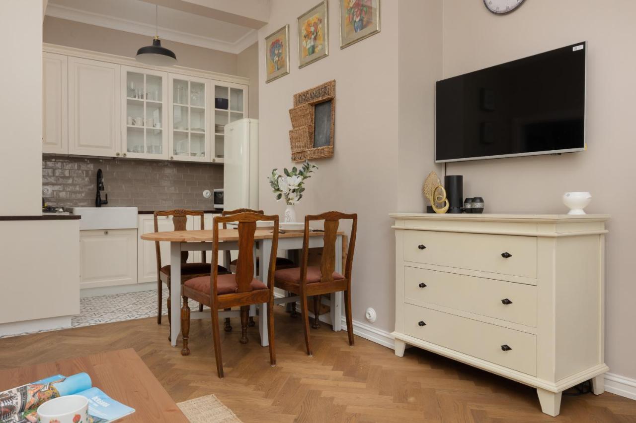 Metro Rondo Onz Apartment By Noclegi Renters Varšava Exteriér fotografie