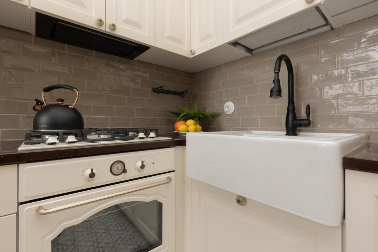 Metro Rondo Onz Apartment By Noclegi Renters Varšava Exteriér fotografie